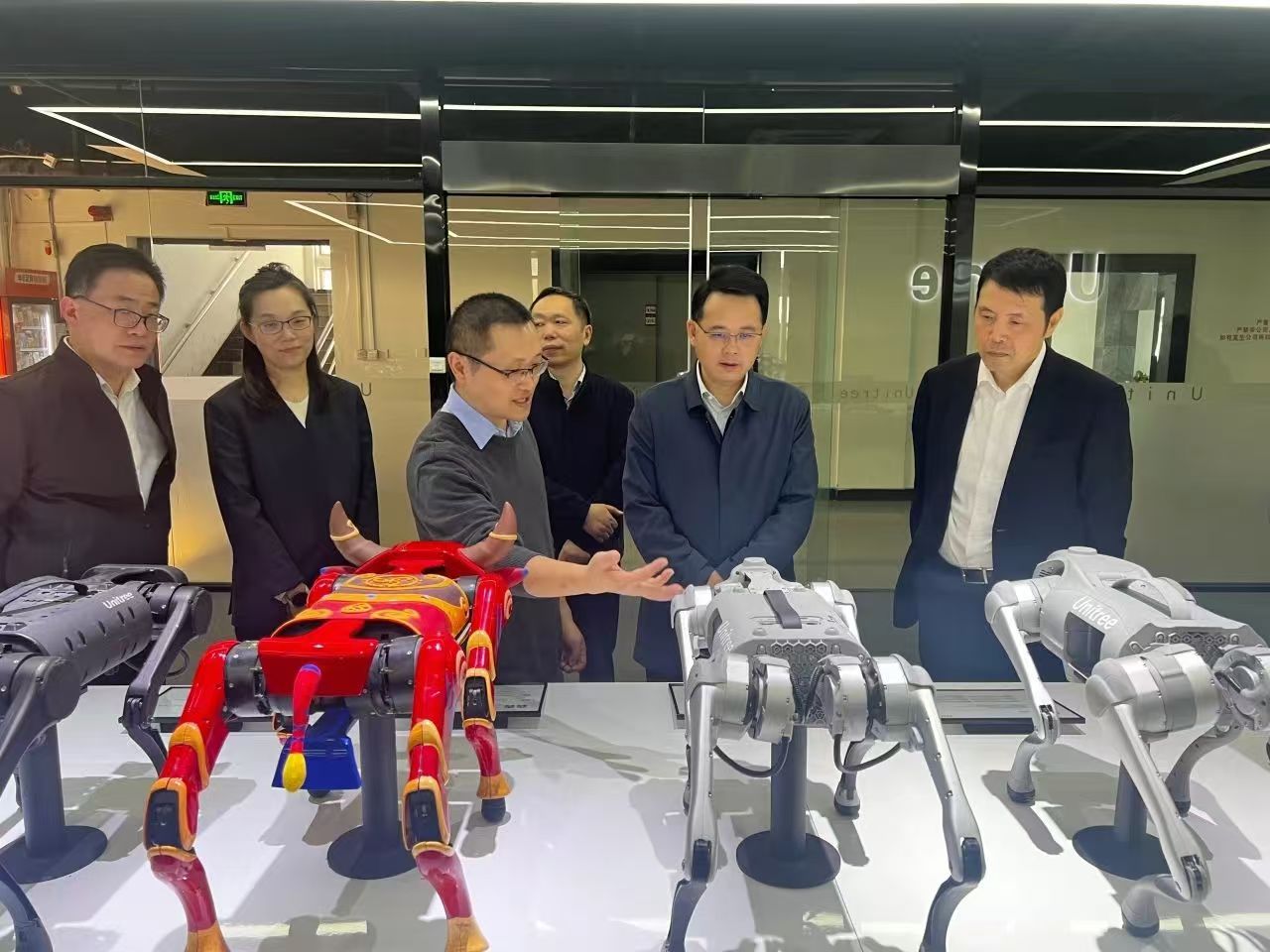 服务“创新浙江”建设 浙江金控赴富芯半导体、宇树科技等已投企业调研2.jpg 服务“创新浙江”建设 浙江金控赴富芯半导体、宇树科技等已投企业调研2.jpg